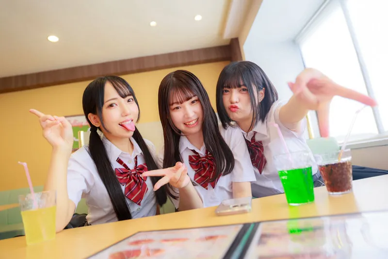 deaa024｜ゆみ＆おと＆まこ（出演：虹村ゆみ、美咲音） サンプル画像 3